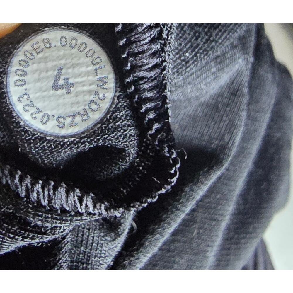 Lululemon Lab Luxtreme Deep-V Bra Size 4 & Ta Ta Tamer Sports Bra Size 6 - Picture 11 of 11